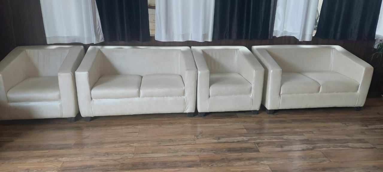 Midwaay Resort Patratu Екстериор снимка