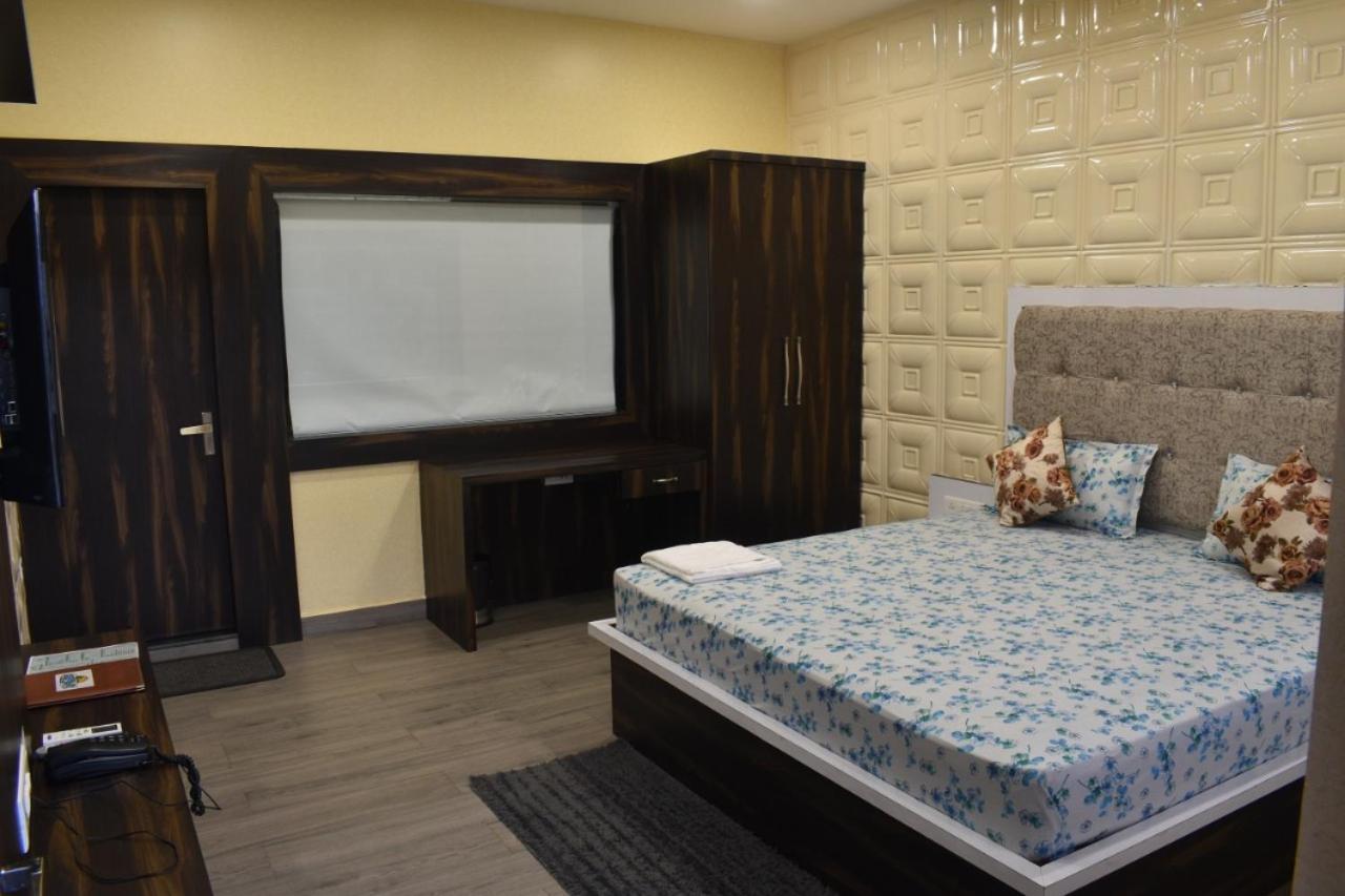 Midwaay Resort Patratu Екстериор снимка
