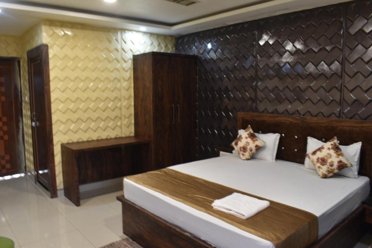 Midwaay Resort Patratu Екстериор снимка